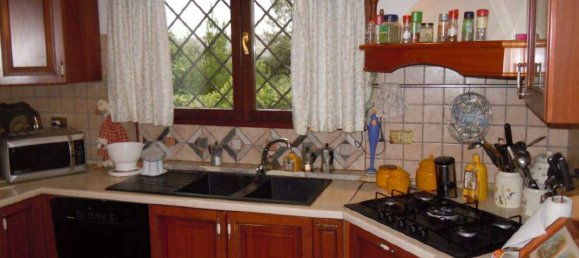 14غرفة منزل في Castelnuovo di Porto, Italy رقم 14561 12