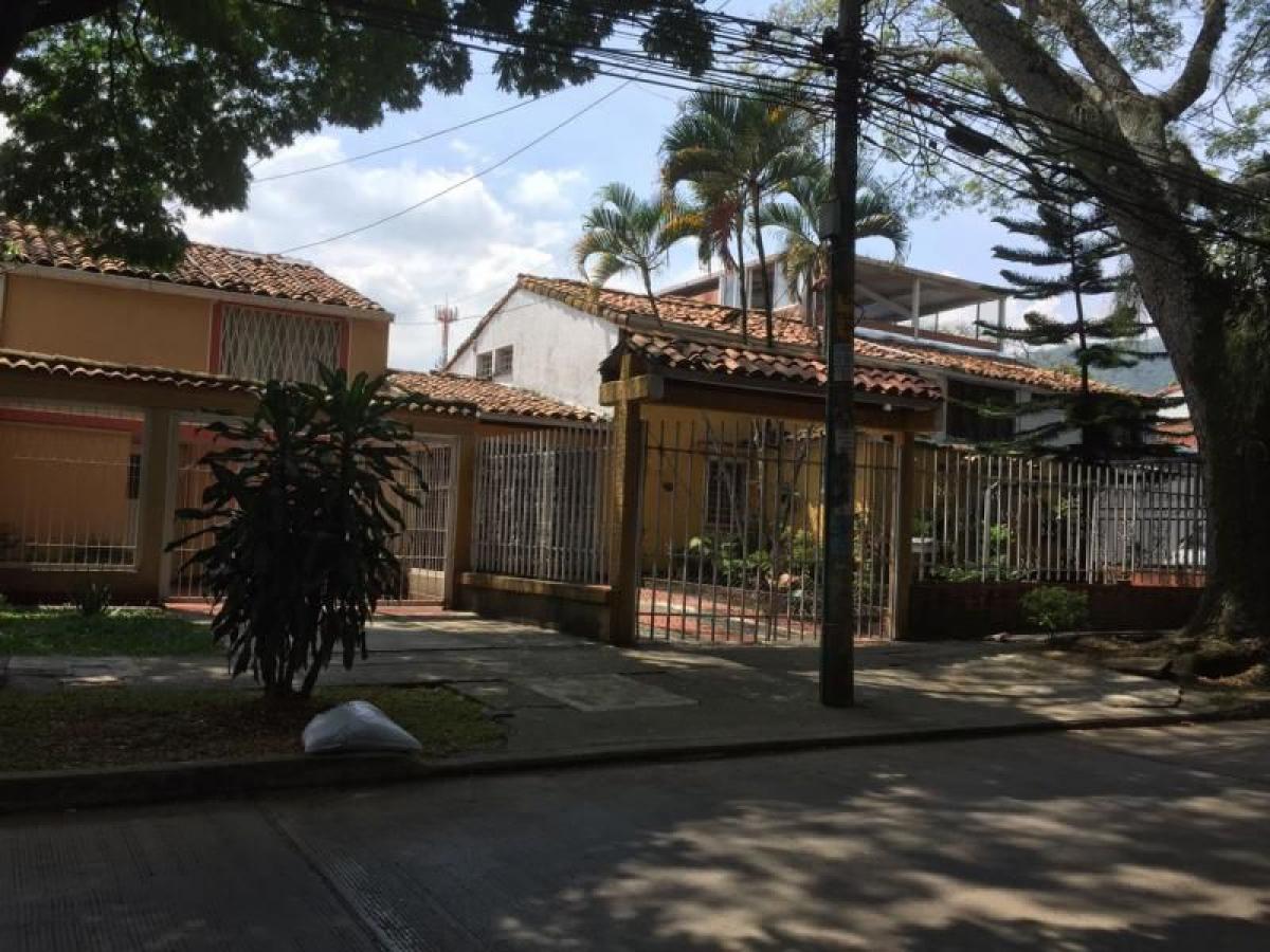 3 bedrooms House in Valle del Cauca, Colombia No. 1005