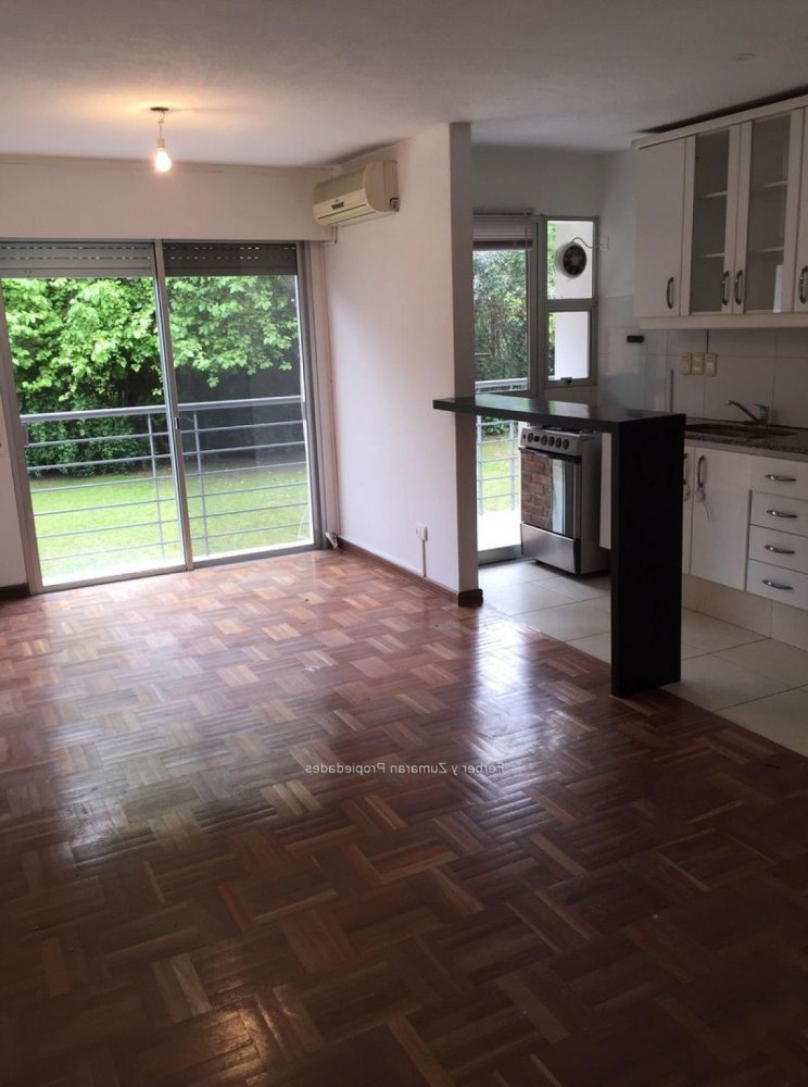 2 bedrooms Apartment in Montevideo, Uruguay No. 11280