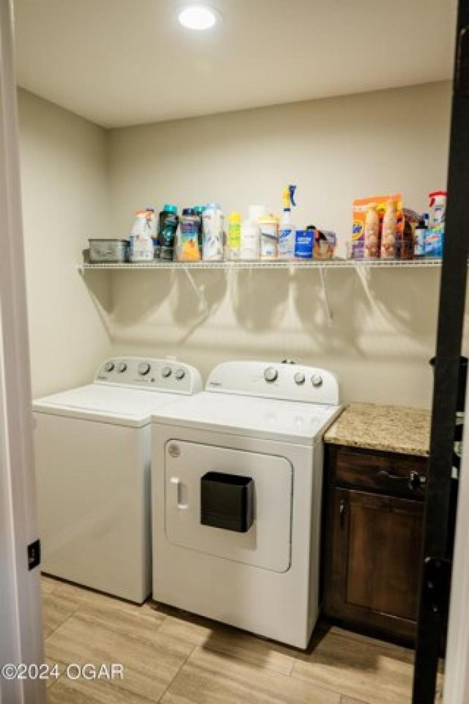 3 Schlafzimmer Haus in Monett, USA, Nr. 388493