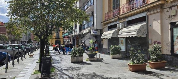 2-salle Propriété commerciale à Naples, Italy No. 141024 3