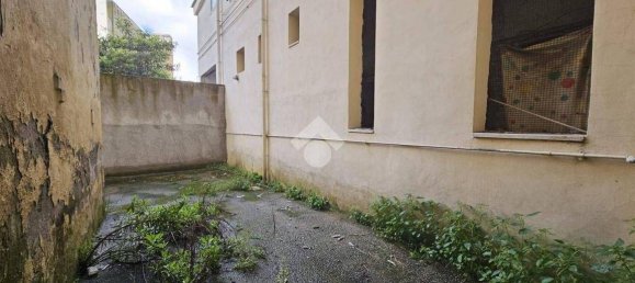 2-salle Propriété commerciale à Naples, Italy No. 141024 11