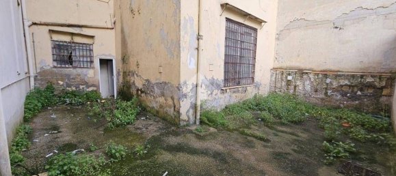 2-salle Propriété commerciale à Naples, Italy No. 141024 4