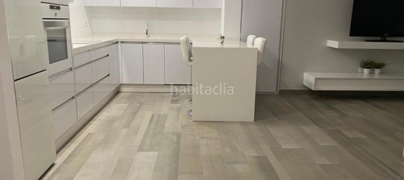 Apartamento de 2 dormitorios en Alicante, Spain No. 19490 2