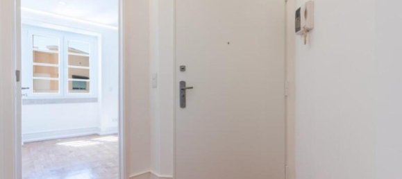 4 bedrooms Apartment in Lisbon, Portugal No. 104973 5