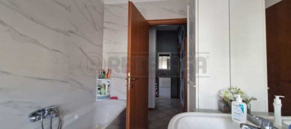 2 bedrooms Apartment in Cremona, Italy No. 329066 11
