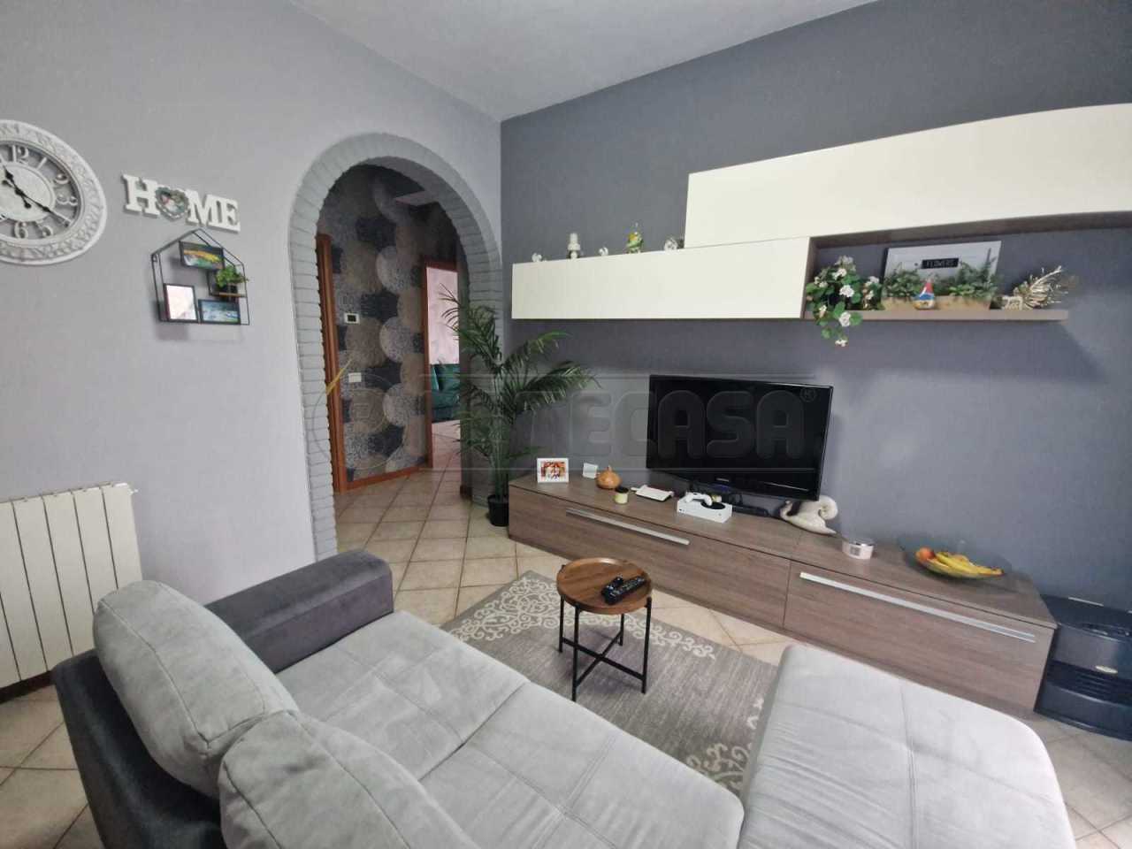 2 bedrooms Apartment in Cremona, Italy No. 329066