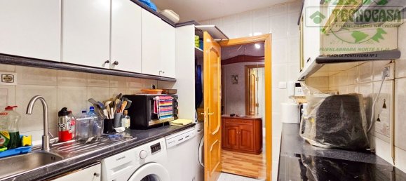Apartamento de 3 dormitorios en Fuenlabrada, Spain No. 155980 2