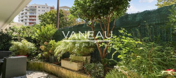 1 bedroom Apartment in Paris, France No. 163042 2