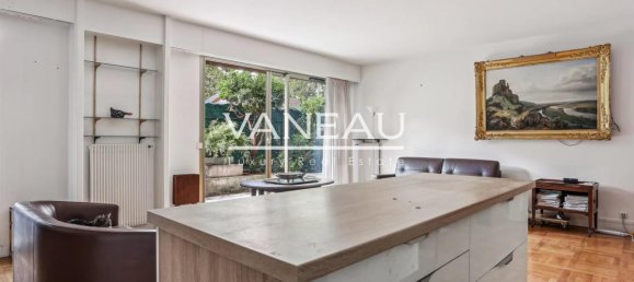 1 bedroom Apartment in Paris, France No. 163042 10