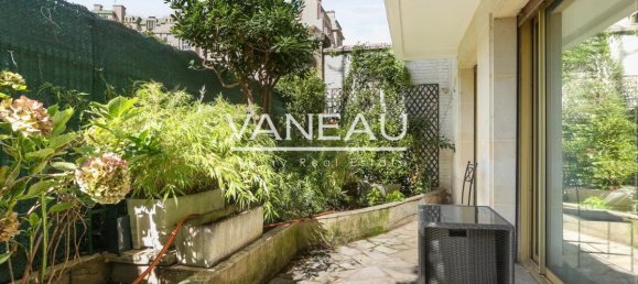 1 bedroom Apartment in Paris, France No. 163042 4