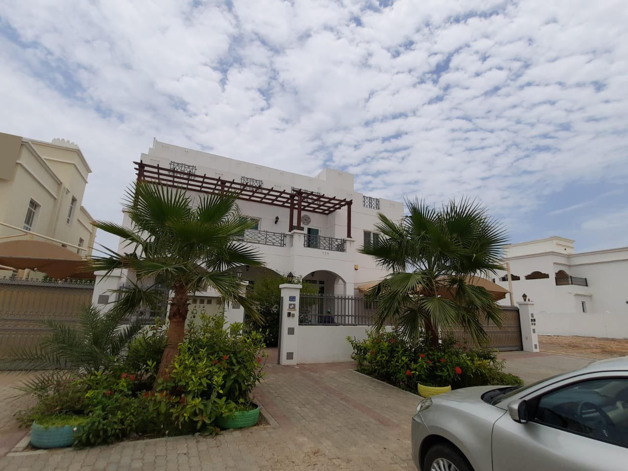 Квартира с 4 спальнями в Маскат, Оман № 1298