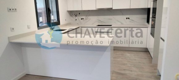 4 bedrooms House in Corroios, Portugal No. 140391 10