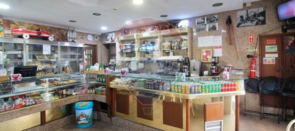 371m² Building in Matosinhos, Portugal No. 35226 11