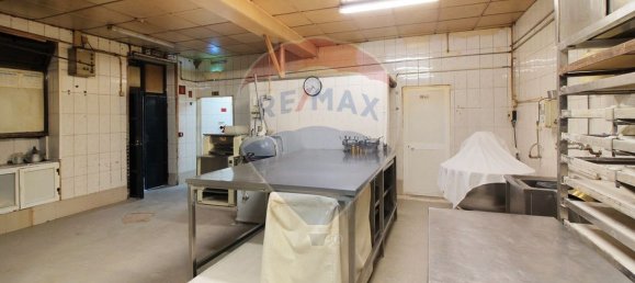 371m² Building in Matosinhos, Portugal No. 35226 5