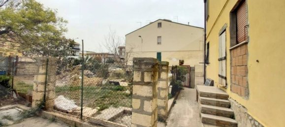 3-salle Appartement à Lucera, Italy No. 256848 11