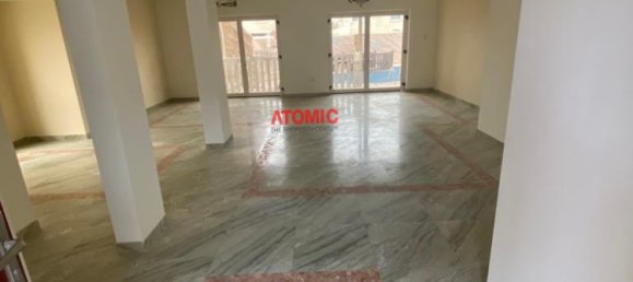 Villa T5 em Mirdif, UAE N.º 7002 9