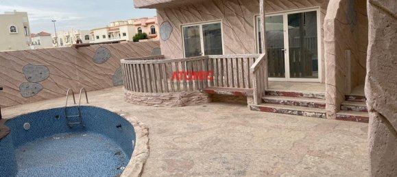 Villa T5 em Mirdif, UAE N.º 7002 5