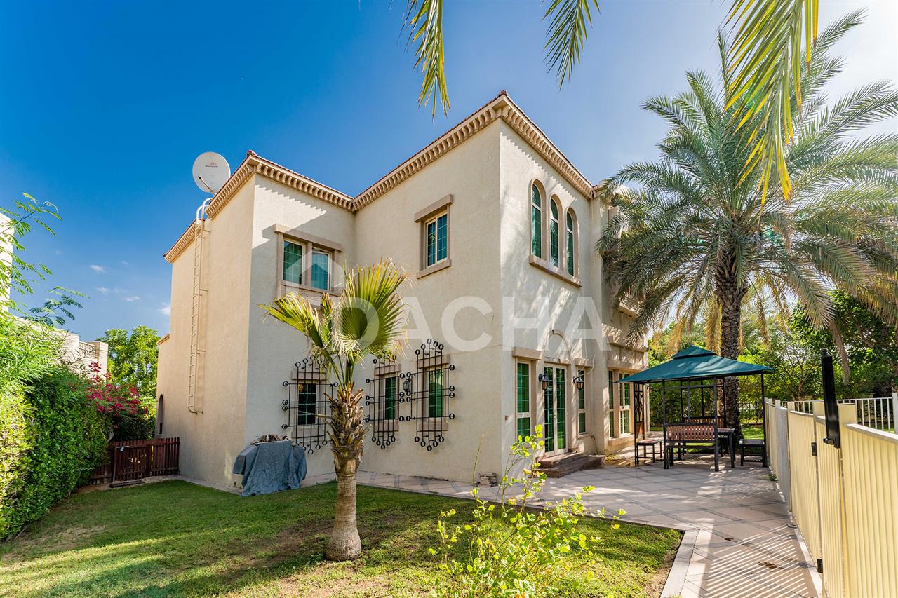 Villa T4 em Dubai, UAE N.º 27986