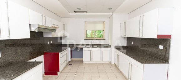 Villa T4 em Dubai, UAE N.º 27986 8