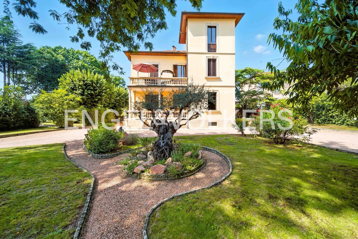 9 Schlafzimmer Villa in Castronno, Italy, Nr. 361250