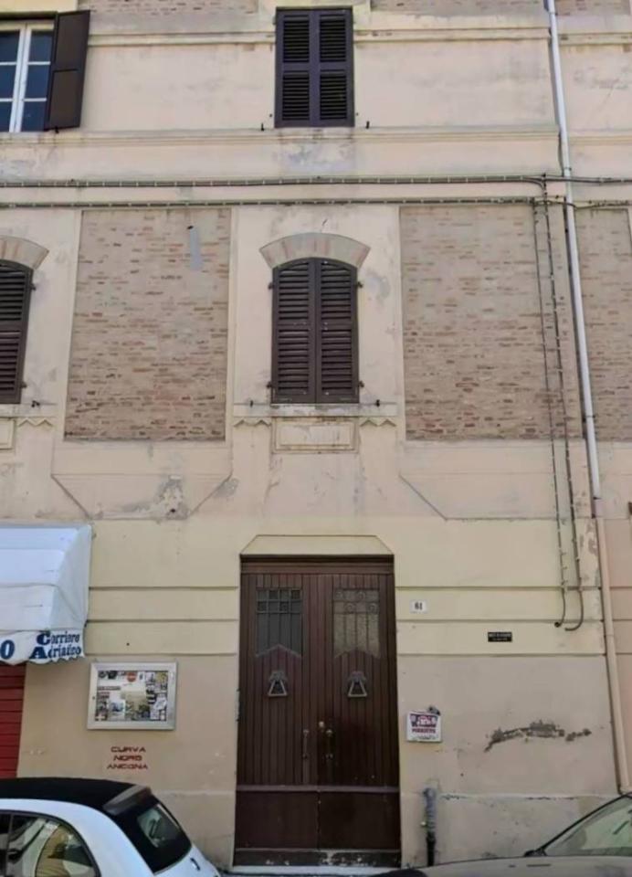 3 rooms Apartment in Ancona, Italy No. 66418