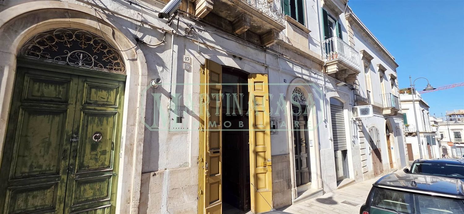 Квартира с 3 спальнями в Мартина Франка, Италия № 379484