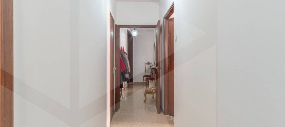 4-Zimmer Wohnung in Messina, Italy, Nr. 25958 6