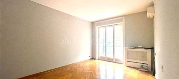 3 bedrooms Apartment in Milan, Italy No. 314175 7