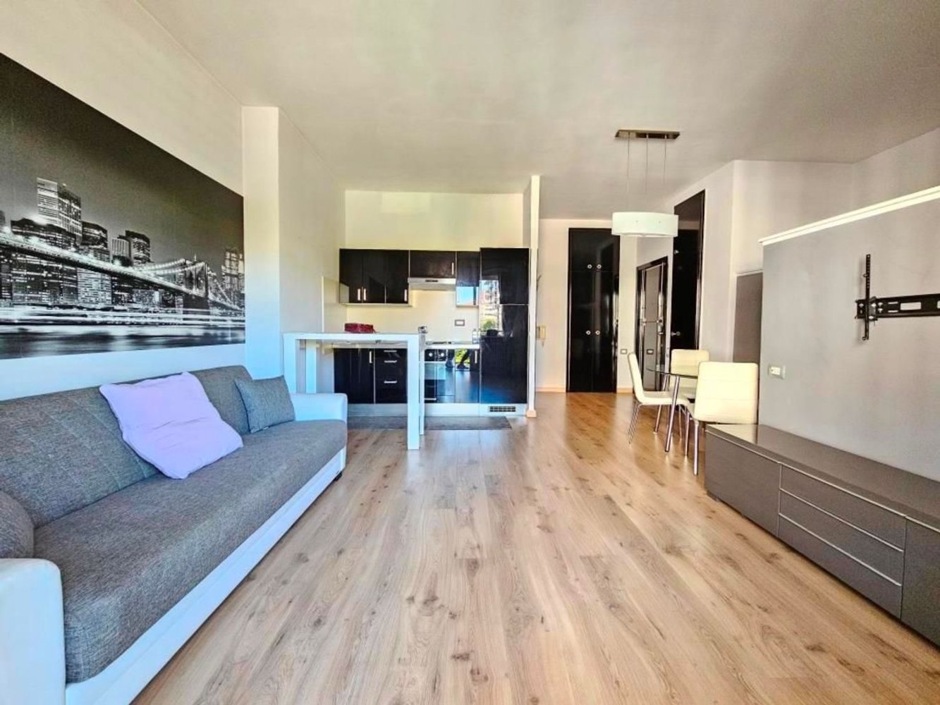 1 bedroom Apartment in Turin, Italy No. 363712