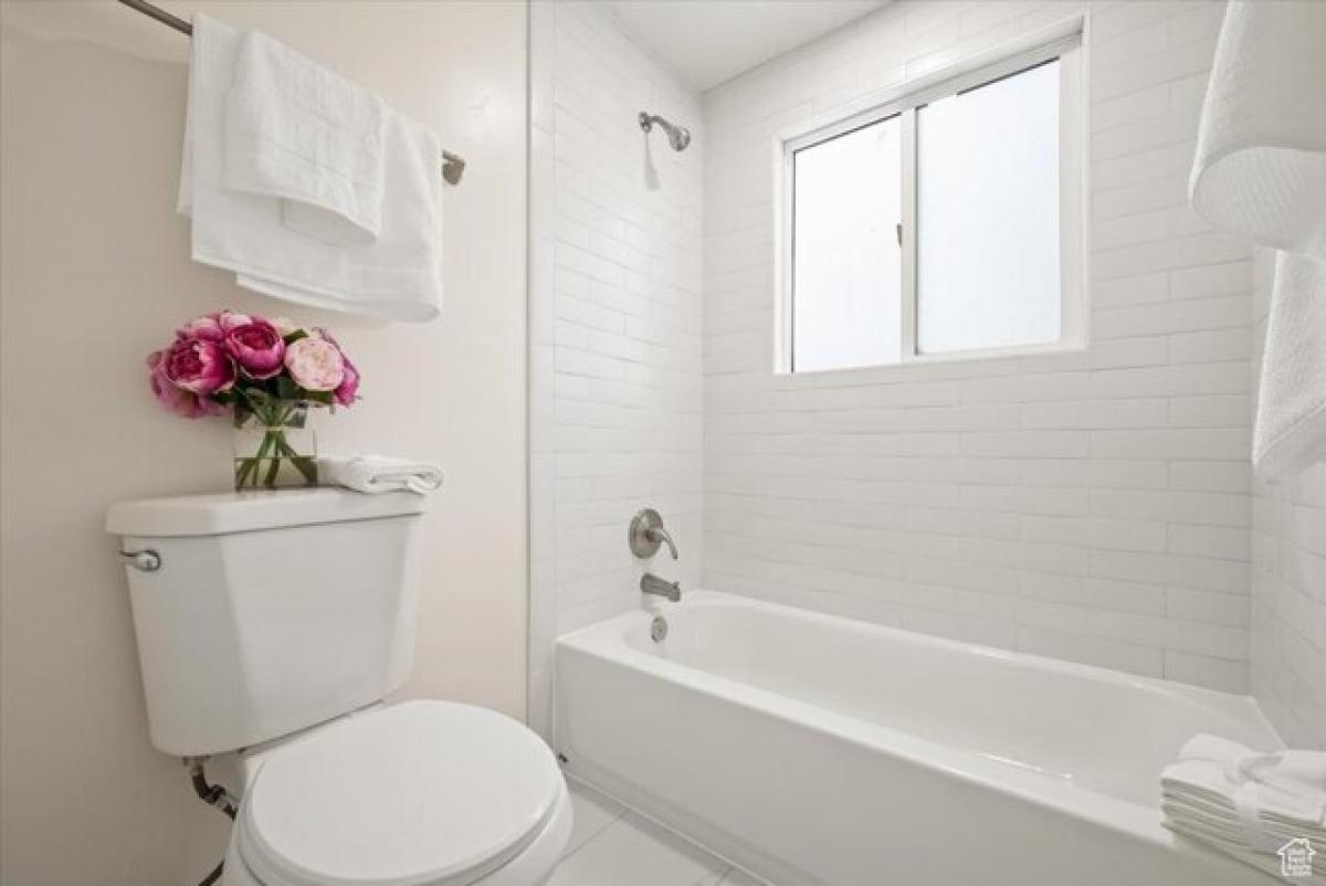 5 bedrooms House in Taylorsville, USA No. 380102