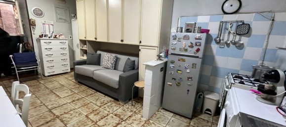 Studio in Naples, Italy, Nr. 31601 8