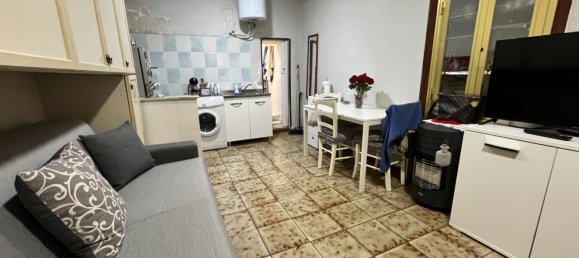 Studio in Naples, Italy, Nr. 31601 4