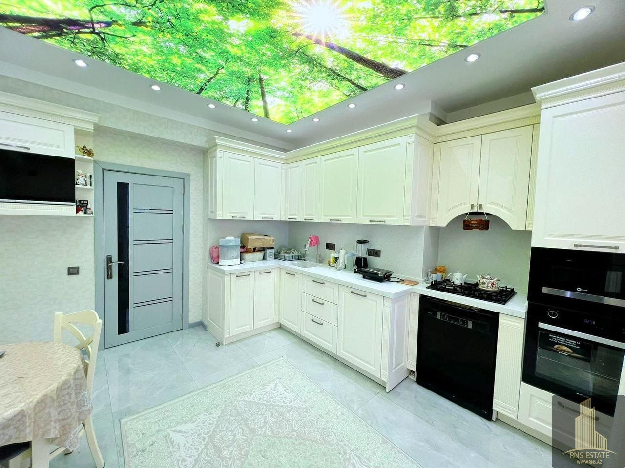 Квартира с 3 спальнями в Хатаинский район, Азербайджан № 1779