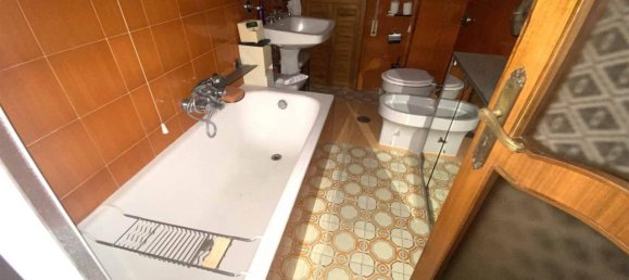 5 rooms Apartment in Catanzaro, Italy No. 19658 14