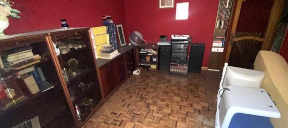 5 rooms Apartment in Catanzaro, Italy No. 19658 10