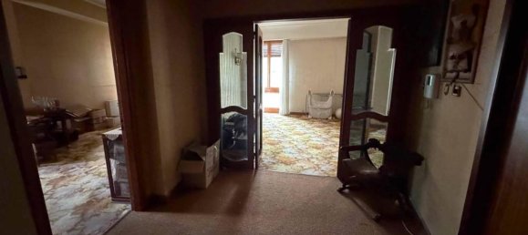 5 rooms Apartment in Catanzaro, Italy No. 19658 3