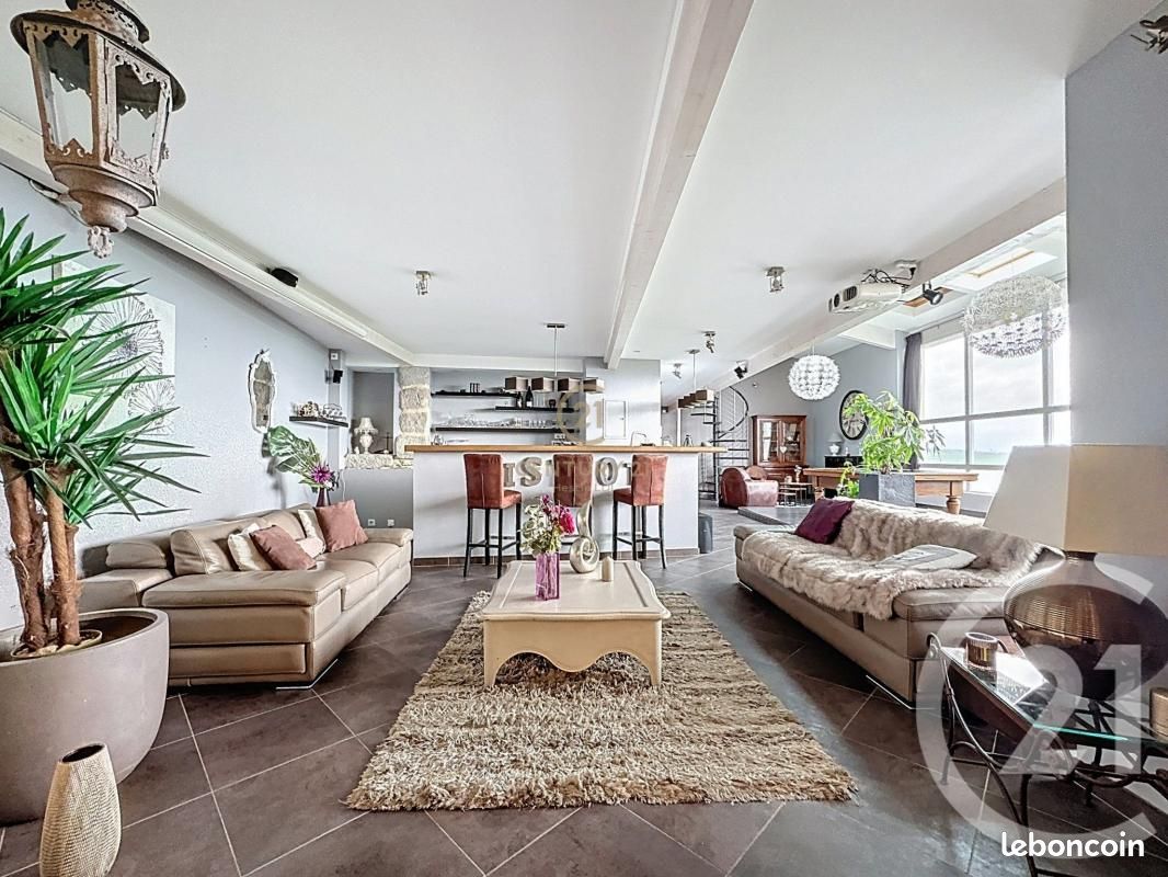 5 bedrooms Townhouse in Saint-Joseph, France No. 199229