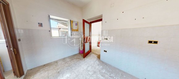 Apartamento de 5 dormitorios en Aversa, Italy No. 363615 11