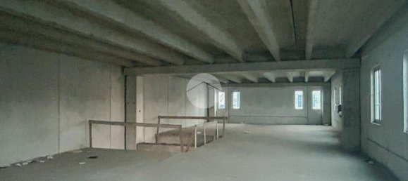 220m² Commercial property in Montirone, Italy No. 207004 8