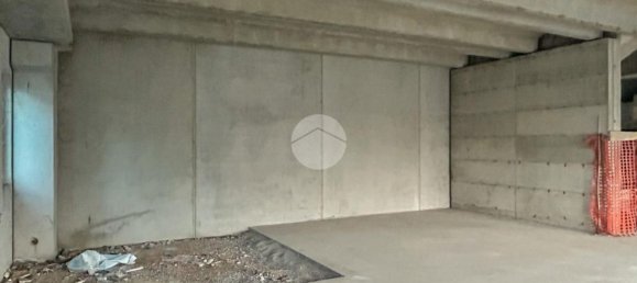 220m² Commercial property in Montirone, Italy No. 207004 10