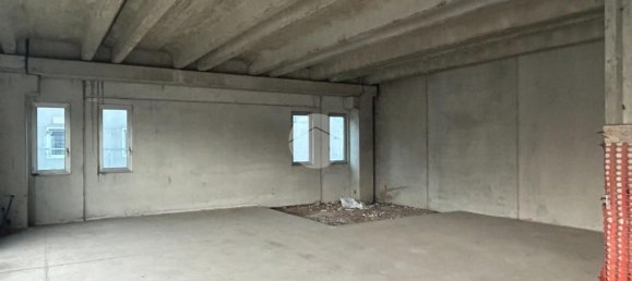 220m² Commercial property in Montirone, Italy No. 207004 6