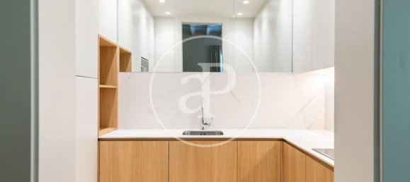 3 bedrooms Apartment in Eixample, Spain No. 26434 4