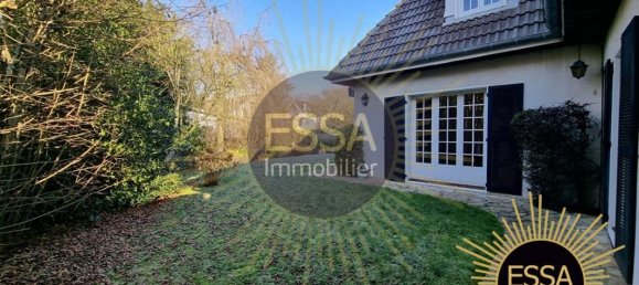 Замки и поместья с 4 спальнями в Велизи-Вилякубле, Франция № 327514 11