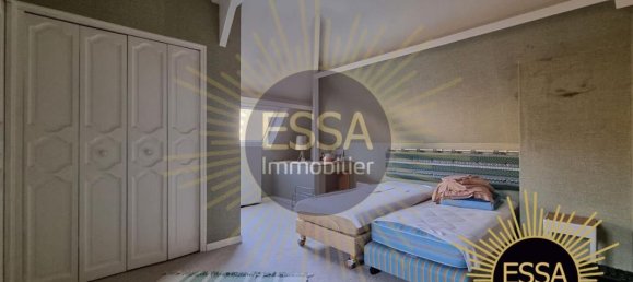 Замки и поместья с 4 спальнями в Велизи-Вилякубле, Франция № 327514 2