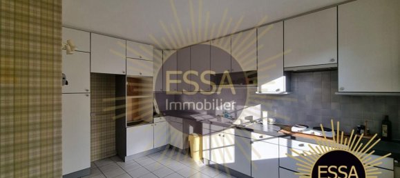 Замки и поместья с 4 спальнями в Велизи-Вилякубле, Франция № 327514 14