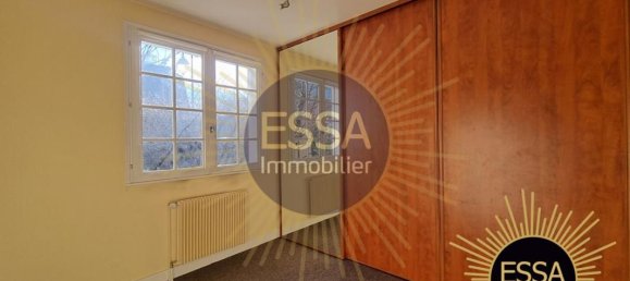 Замки и поместья с 4 спальнями в Велизи-Вилякубле, Франция № 327514 17