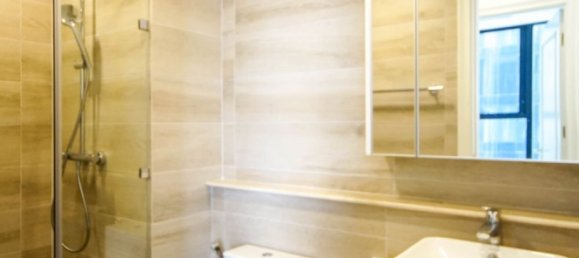 2 rooms Office in District 1, Vietnam No. 17835 4