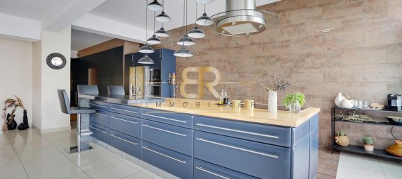 3 bedrooms Apartment in Les Lilas, France No. 181811 7