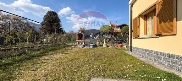 4 rooms House in Arcisate, Italy No. 211782 9